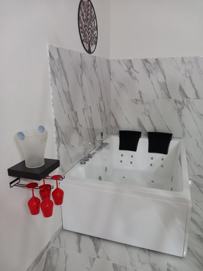 Jacuzzi Suite King 马尔萨拉 外观 照片